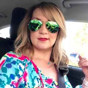 Meet your Posher, Christine